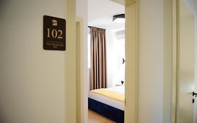 New Boulevard Inn