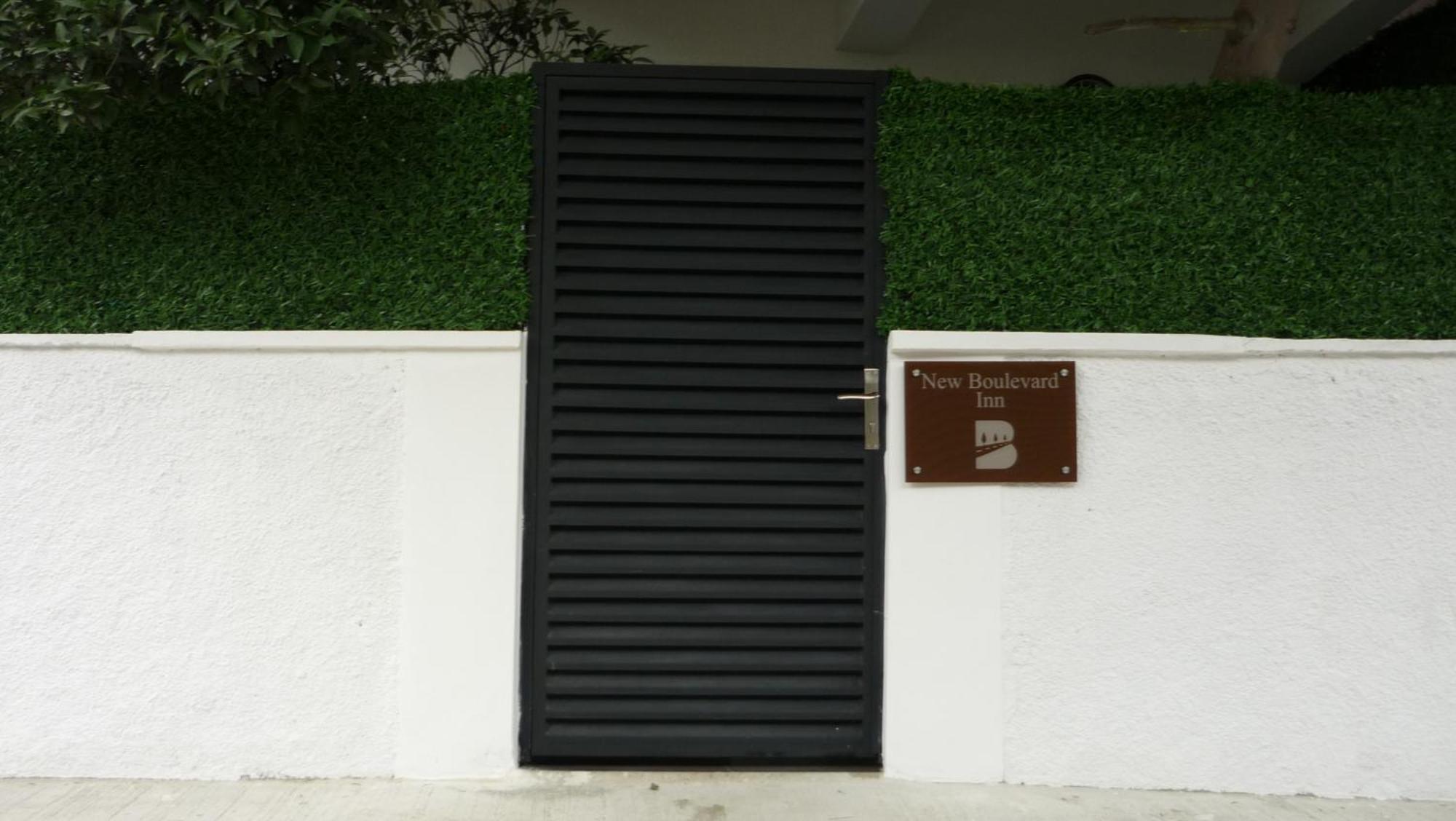 New Boulevard Inn Tirana Exterior photo